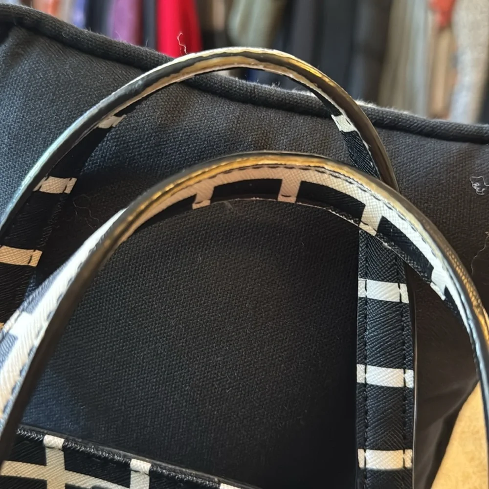 Kate Spade black & white very clean - Picture 6 of 15